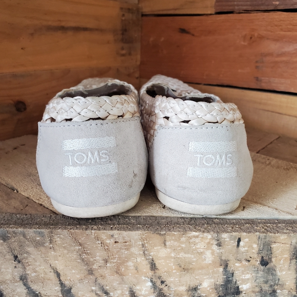 Toms - Picture 3 of 5